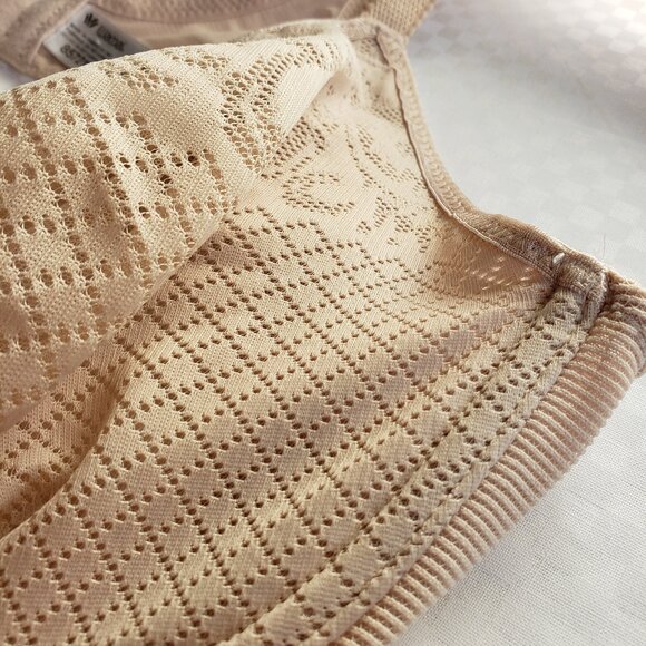 Wacoal Minimizer Underwire Bra - size: 38C - Picture 6 of 12